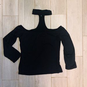 🛍 3/$25 Off the shoulder black too with chocker